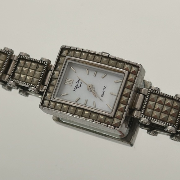 Main Line Time watch swarovski crystals - Picture 1 of 8